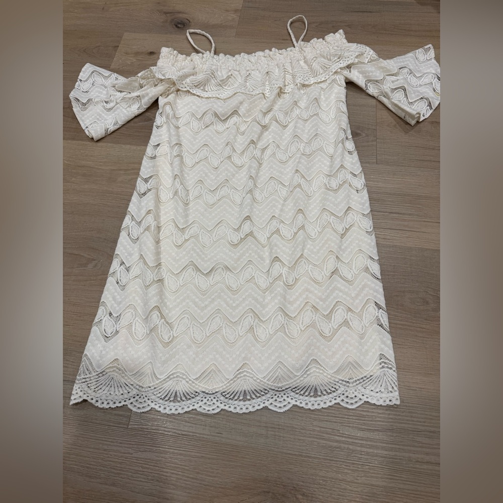 Elegant Off-Shoulder Lace Dress in Cream